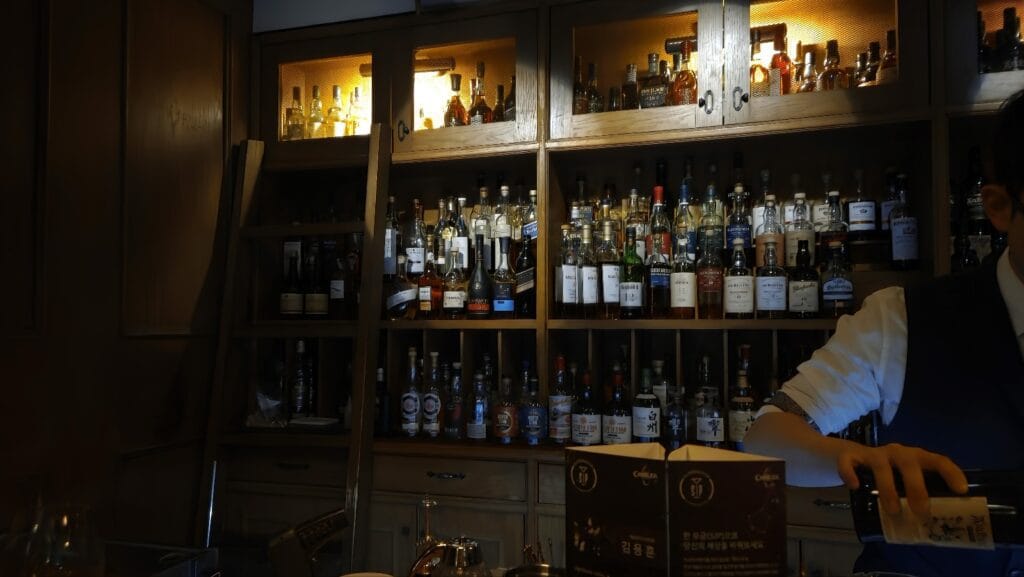 whisky bar in seoul