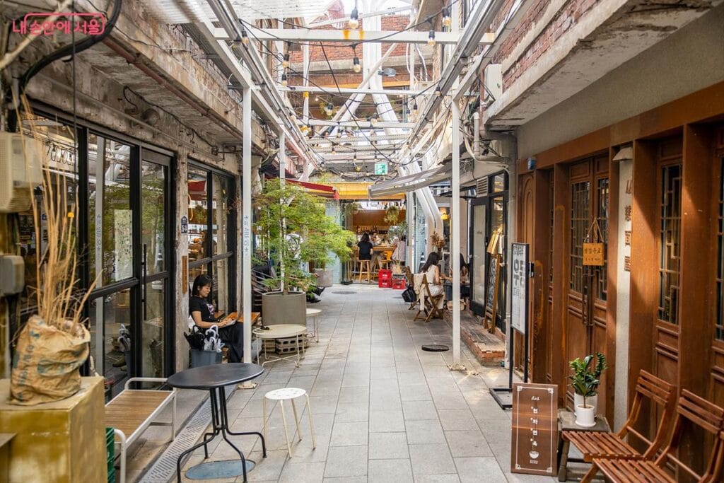 Haebangchon Sinheung Market 'Cloud'