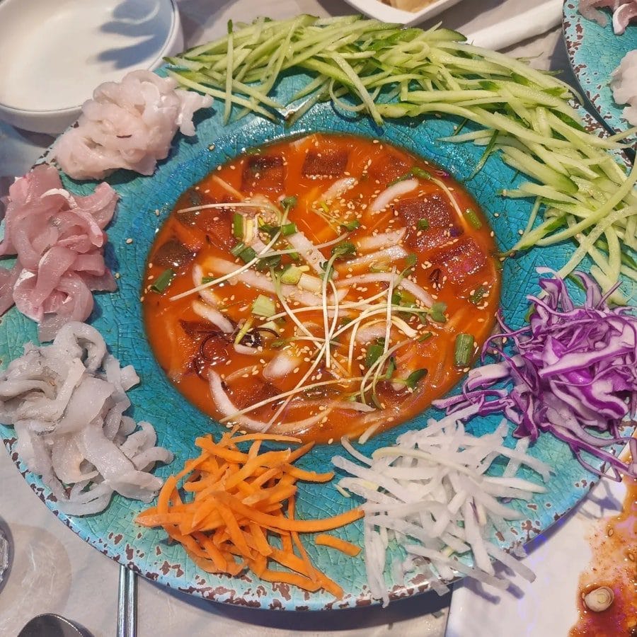 1차로 가면 배가 부르지 않을꺼 같아서 2차로 가는 것이 좋겠다는게 개인적인 생각.