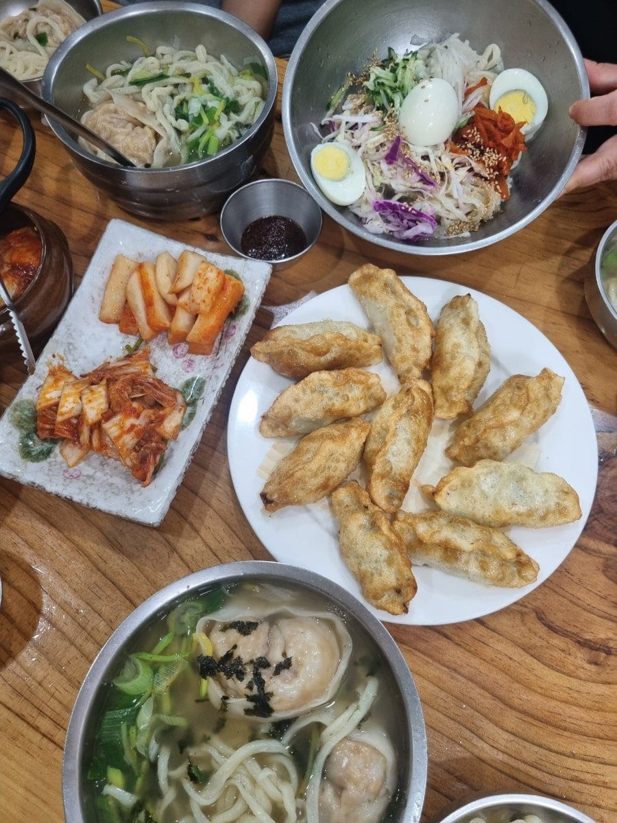 올림픽아파트 상가안에 자리잡은 칼국수 만두 맛집