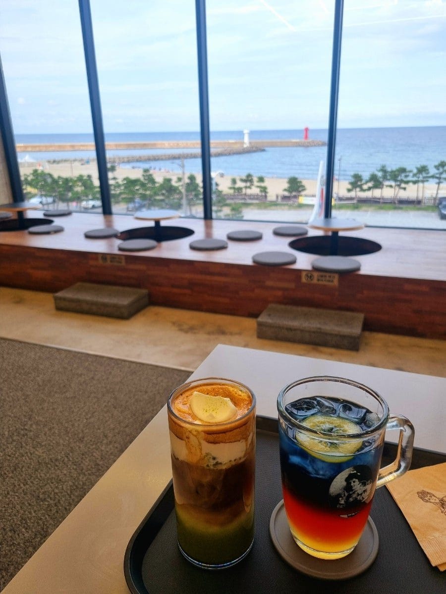 음료수 맛이 기억이 안 날 정도긴 했다.