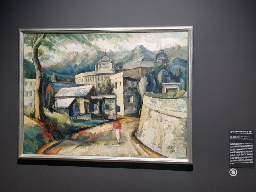 물동이든 여인의 조각상은 왠지 너무 힘들어 보여, 한 컷. 그리고 전화진 작가님의 작품 <사색>