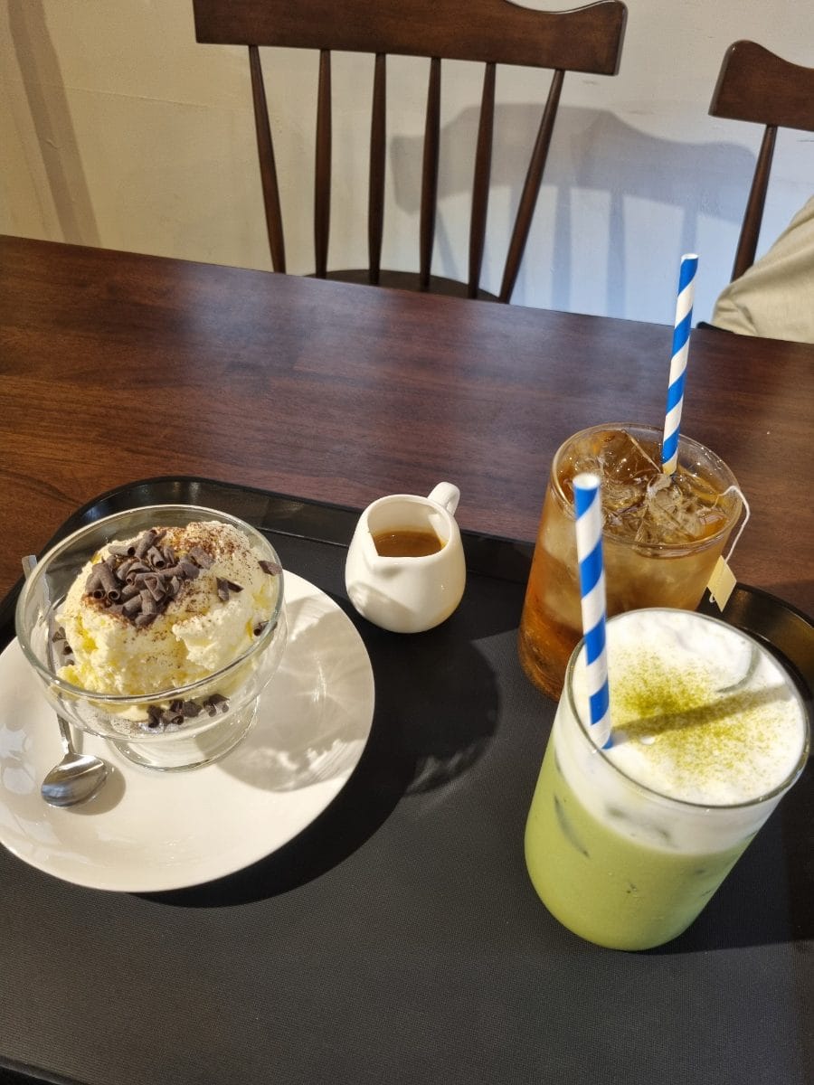 서로 다른 메뉴 시킴