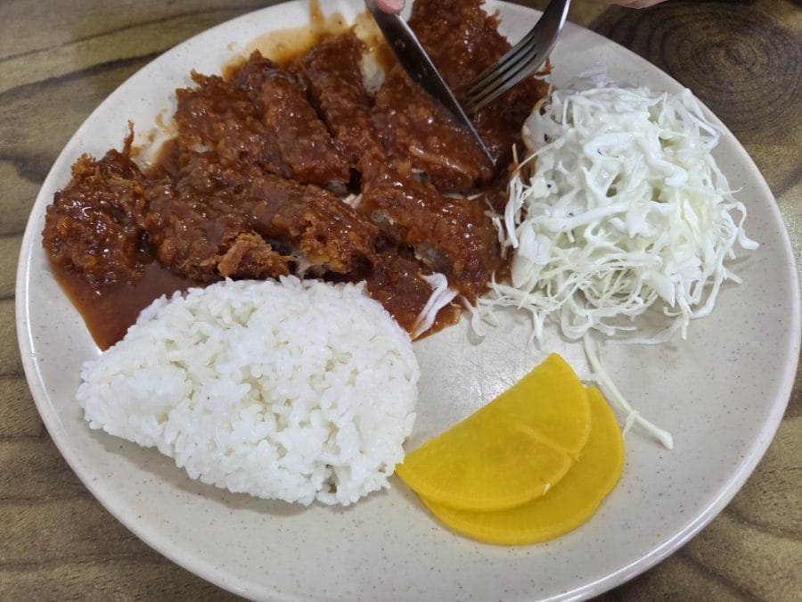 다음은 궁금해서 시켜본 비빔칼국수(7,000원)